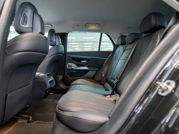 MERCEDES-BENZ E 300 de Avantgarde 4matic Kombi / MBUX Superscreen / Burmester / 360° Kamera