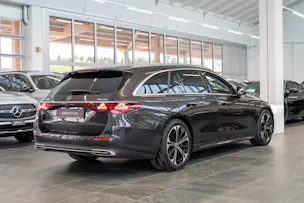 MERCEDES-BENZ E 300 de Avantgarde 4matic Kombi / MBUX Superscreen / Burmester / 360° Kamera