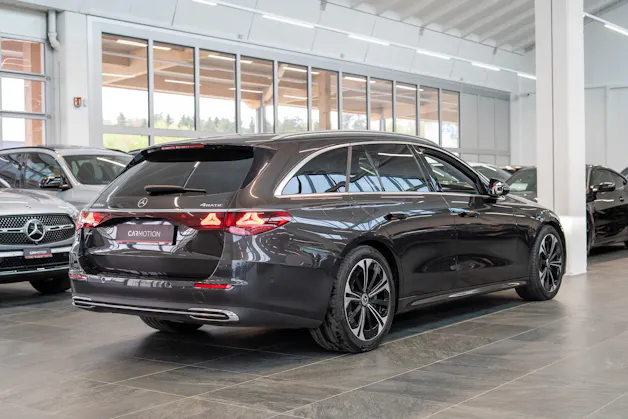 MERCEDES-BENZ E 300 de Avantgarde 4matic Kombi / MBUX Superscreen / Burmester / 360° Kamera