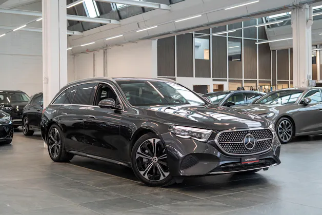 MERCEDES-BENZ E 300 de Avantgarde 4matic Kombi / MBUX Superscreen / Burmester / 360° Kamera