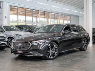 MERCEDES-BENZ E 300 de Avantgarde 4matic Kombi / MBUX Superscreen / Burmester / 360° Kamera