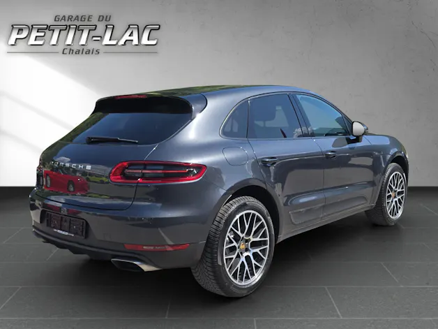 PORSCHE Macan PDK
