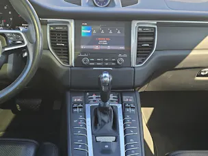 PORSCHE Macan PDK