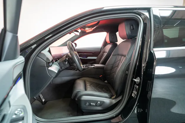 BMW 520i M Sport / Iconic Glow / Rückfahrkamera / el.Sitze