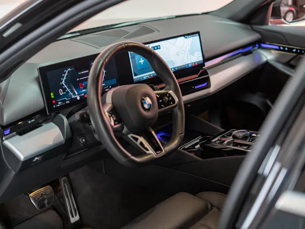 BMW 520i M Sport / Iconic Glow / Rückfahrkamera / el.Sitze