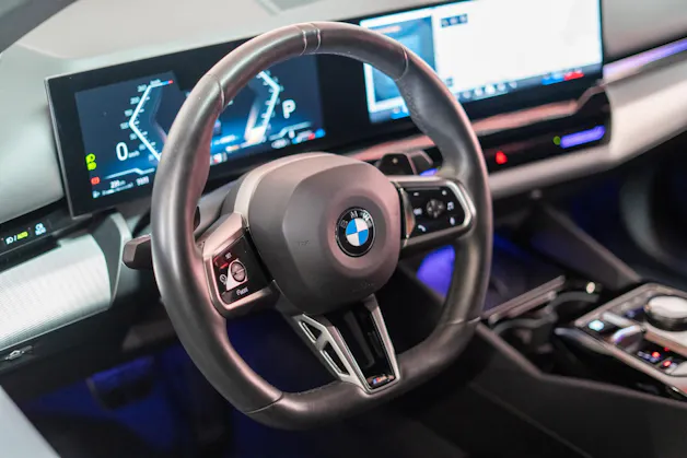 BMW 520i M Sport / Iconic Glow / Rückfahrkamera / el.Sitze