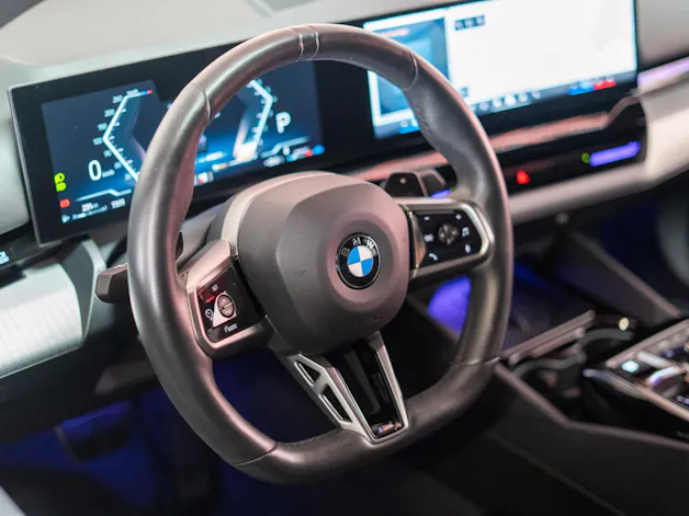 BMW 520i M Sport / Iconic Glow / Rückfahrkamera / el.Sitze