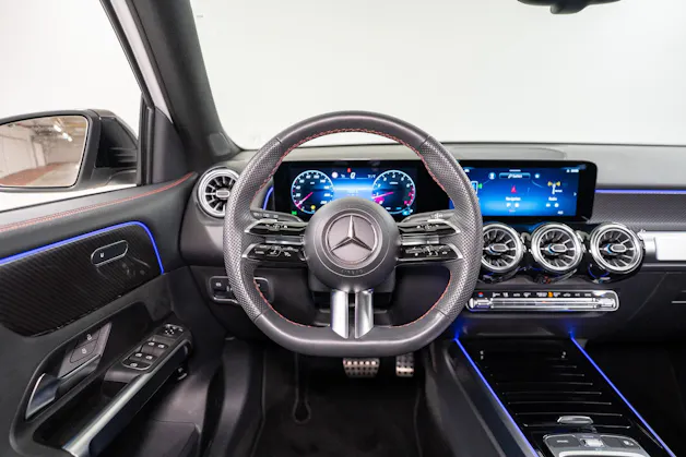 MERCEDES-BENZ GLB 250 AMG Line 4matic / Facelift / Rückfahrkamera / Ambientebeleuchtung