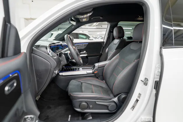 MERCEDES-BENZ GLB 250 AMG Line 4matic / Facelift / Rückfahrkamera / Ambientebeleuchtung