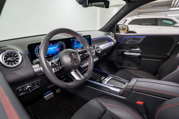 MERCEDES-BENZ GLB 250 AMG Line 4matic / Facelift / Rückfahrkamera / Ambientebeleuchtung