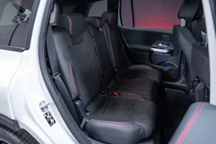 MERCEDES-BENZ GLB 250 AMG Line 4matic / Facelift / Rückfahrkamera / Ambientebeleuchtung