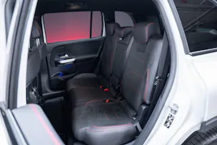 MERCEDES-BENZ GLB 250 AMG Line 4matic / Facelift / Rückfahrkamera / Ambientebeleuchtung