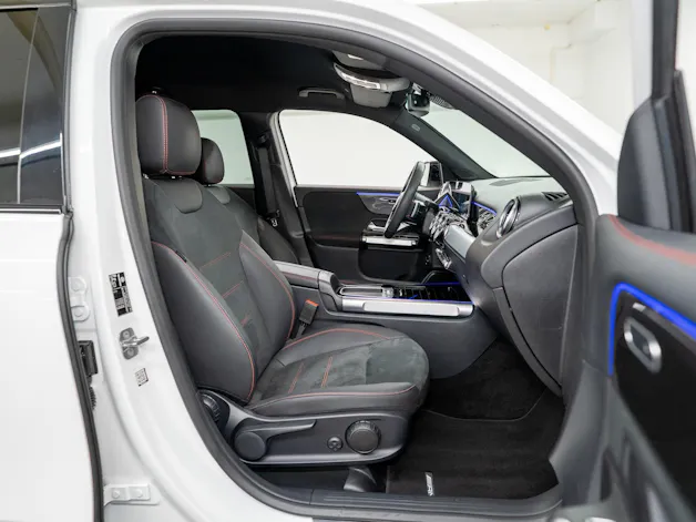 MERCEDES-BENZ GLB 250 AMG Line 4matic / Facelift / Rückfahrkamera / Ambientebeleuchtung