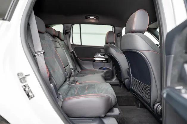 MERCEDES-BENZ GLB 250 AMG Line 4matic / Facelift / Rückfahrkamera / Ambientebeleuchtung