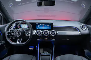 MERCEDES-BENZ GLB 250 AMG Line 4matic / Facelift / Rückfahrkamera / Ambientebeleuchtung