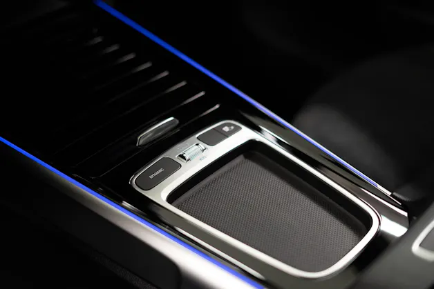 MERCEDES-BENZ GLB 250 AMG Line 4matic / Facelift / Rückfahrkamera / Ambientebeleuchtung