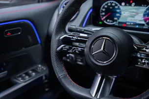 MERCEDES-BENZ GLB 250 AMG Line 4matic / Facelift / Rückfahrkamera / Ambientebeleuchtung