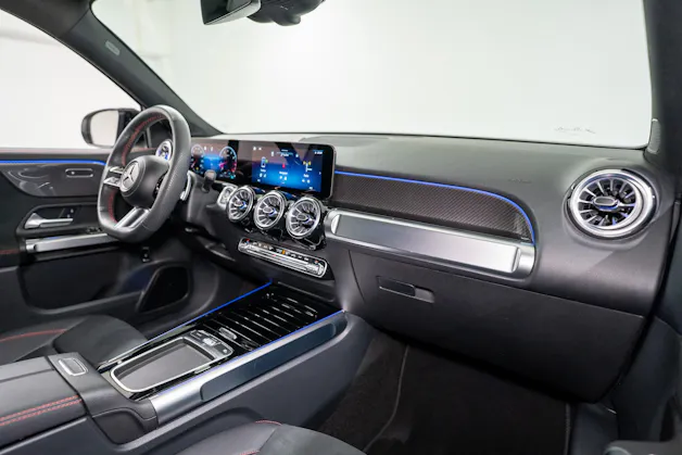 MERCEDES-BENZ GLB 250 AMG Line 4matic / Facelift / Rückfahrkamera / Ambientebeleuchtung