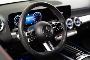 MERCEDES-BENZ GLB 250 AMG Line 4matic / Facelift / Rückfahrkamera / Ambientebeleuchtung