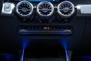 MERCEDES-BENZ GLB 250 AMG Line 4matic / Facelift / Rückfahrkamera / Ambientebeleuchtung