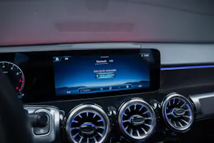 MERCEDES-BENZ GLB 250 AMG Line 4matic / Facelift / Rückfahrkamera / Ambientebeleuchtung