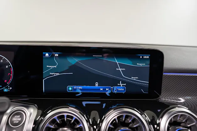 MERCEDES-BENZ GLB 250 AMG Line 4matic / Facelift / Rückfahrkamera / Ambientebeleuchtung