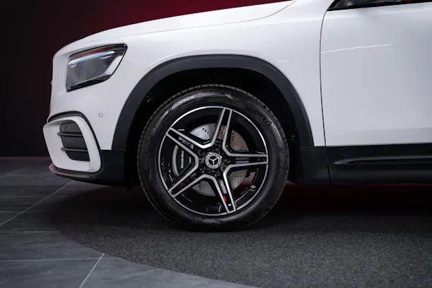 MERCEDES-BENZ GLB 250 AMG Line 4matic / Facelift / Rückfahrkamera / Ambientebeleuchtung