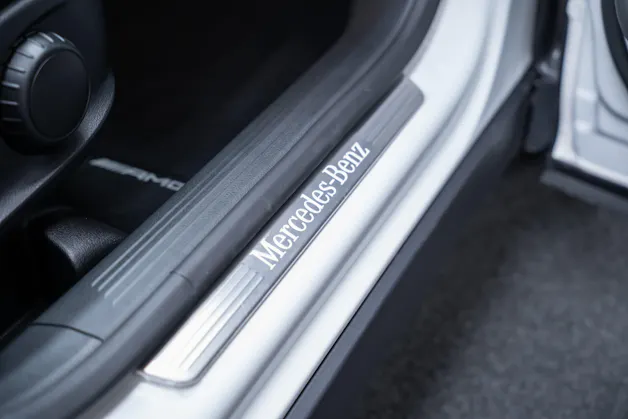 MERCEDES-BENZ GLB 250 AMG Line 4matic / Facelift / Rückfahrkamera / Ambientebeleuchtung