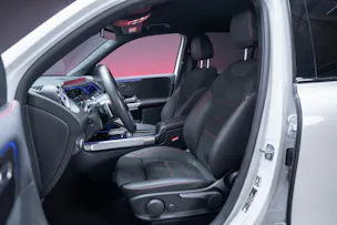 MERCEDES-BENZ GLB 250 AMG Line 4matic / Facelift / Rückfahrkamera / Ambientebeleuchtung