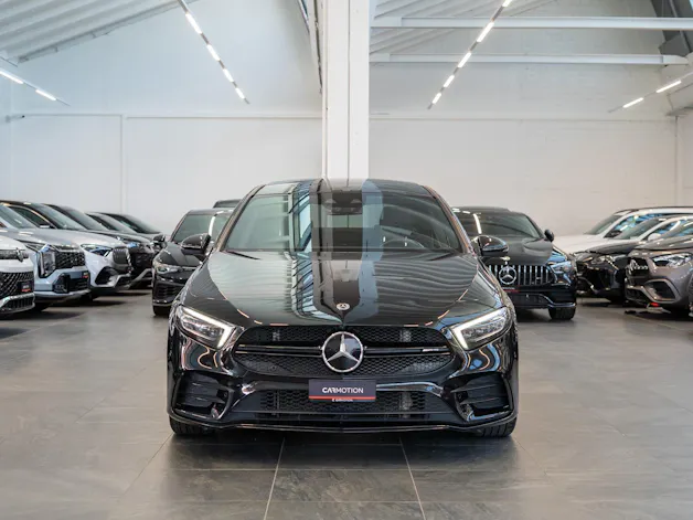 MERCEDES-BENZ A 35 AMG 4matic Limousine / Panorama-Schiebedach / Head-Up / El. Memory Sitze