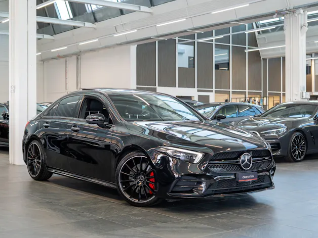 MERCEDES-BENZ A 35 AMG 4matic Limousine / Panorama-Schiebedach / Head-Up / El. Memory Sitze