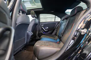 MERCEDES-BENZ A 35 AMG 4matic Limousine / Panorama-Schiebedach / Head-Up / El. Memory Sitze