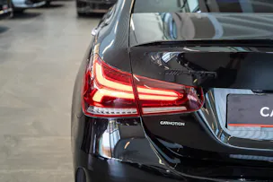 MERCEDES-BENZ A 35 AMG 4matic Limousine / Panorama-Schiebedach / Head-Up / El. Memory Sitze