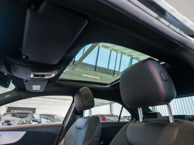 MERCEDES-BENZ A 35 AMG 4matic Limousine / Panorama-Schiebedach / Head-Up / El. Memory Sitze