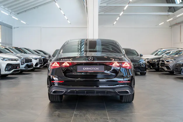 MERCEDES-BENZ E 220 d AMG Line / MBUX Superscreen / Burmester / El. Sitze