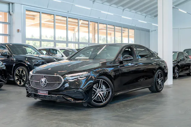 MERCEDES-BENZ E 220 d AMG Line / MBUX Superscreen / Burmester / El. Sitze