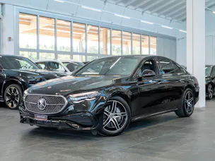 MERCEDES-BENZ E 220 d AMG Line / MBUX Superscreen / Burmester / El. Sitze