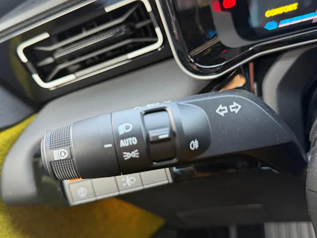 RENAULT R5 E-Tech Comfort Range 52 kWh Iconic Five