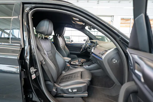 BMW X3 20i xDrive M Sport SAG / CH-Fahrzeug / 360§Kamera / el.Sitze