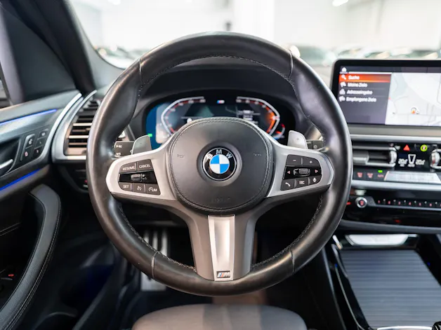 BMW X3 20i xDrive M Sport SAG / CH-Fahrzeug / 360§Kamera / el.Sitze