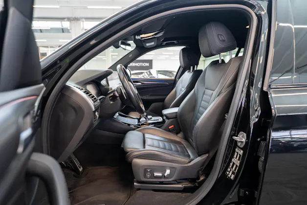 BMW X3 20i xDrive M Sport SAG / CH-Fahrzeug / 360§Kamera / el.Sitze