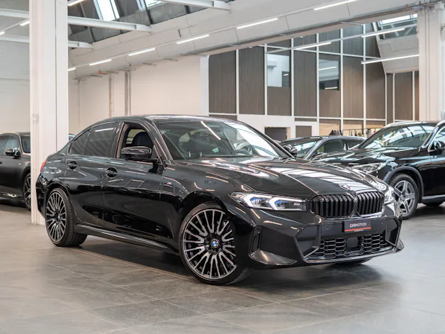 BMW 330i xDrive M Sport SAG / LCI / 360°Kamera / HeadUp / Glasdach