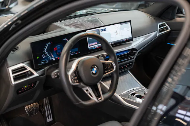 BMW 330i xDrive M Sport SAG / LCI / 360°Kamera / HeadUp / Glasdach