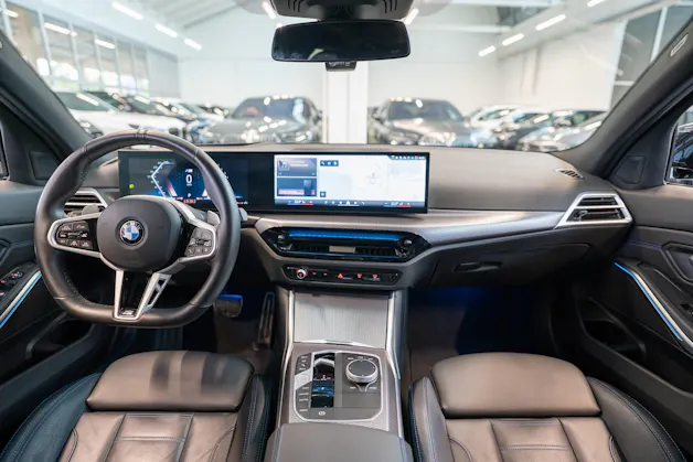 BMW 330i xDrive M Sport SAG / LCI / 360°Kamera / HeadUp / Glasdach