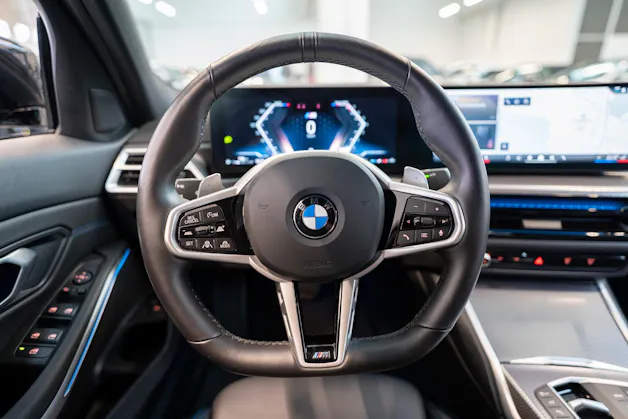 BMW 330i xDrive M Sport SAG / LCI / 360°Kamera / HeadUp / Glasdach
