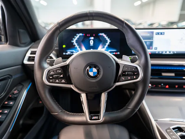 BMW 330i xDrive M Sport SAG / LCI / 360°Kamera / HeadUp / Glasdach