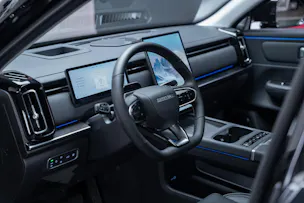 JAECOO 7 1.5TGDI HEV Exclusive DCT / Panorama-Schiebedach / Head-Up Display / 360° Kamera