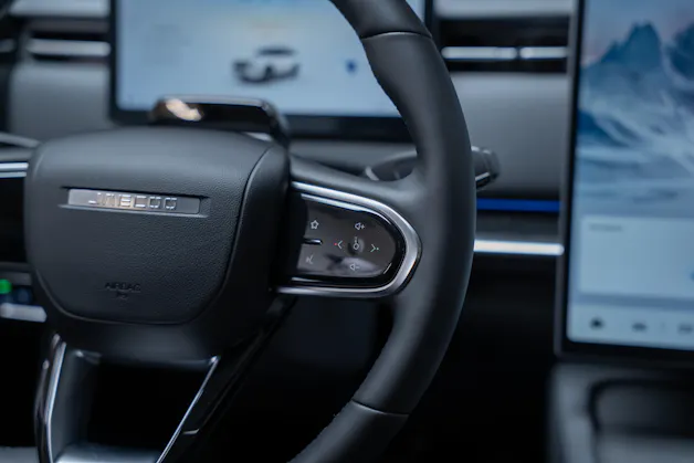 JAECOO 7 1.5TGDI HEV Exclusive DCT / Panorama-Schiebedach / Head-Up Display / 360° Kamera