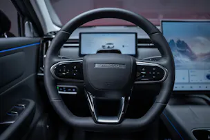 JAECOO 7 1.5TGDI HEV Exclusive DCT / Panorama-Schiebedach / Head-Up Display / 360° Kamera