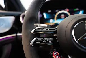MERCEDES-BENZ AMG GT 53 4matic+ / Facelift / Carbon Keramik Bremsen / Glasdach / 360°Kamera /